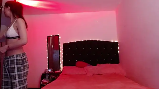 Snapshot of holy_juli chatting on 05-10-26, 03:23 holy juli online show from 05-10-26, 03:23