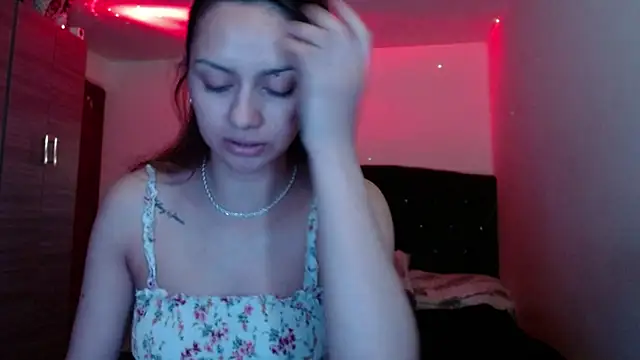 Snapshot of holy_juli chatting on 06-09-26, 03:29 holy juli online show from 06-09-26, 03:29