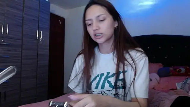 holy juli online show from 07-18-26, 03:44