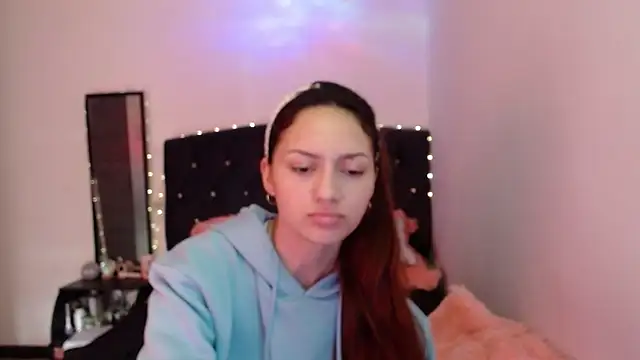holy juli online show from 07-26-26, 04:58