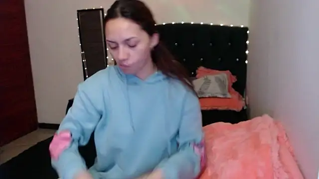 holy juli online show from 07-27-26, 05:03