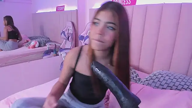 KellyOlsenbe online show from 03-11-25, 02:43