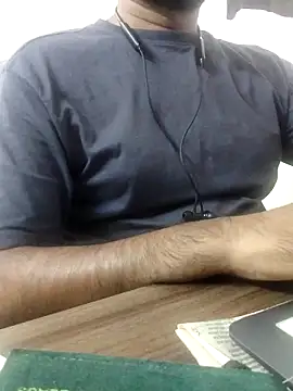 Snapshot of knighttriderr chatting on 02-12-25, 06:29 knighttriderr online show from 02-12-25, 06:29