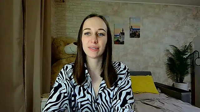 Snapshot of Anika_bloom chatting on 12-15-25, 06:34 Anika bloom online show from 12-15-25, 06:34