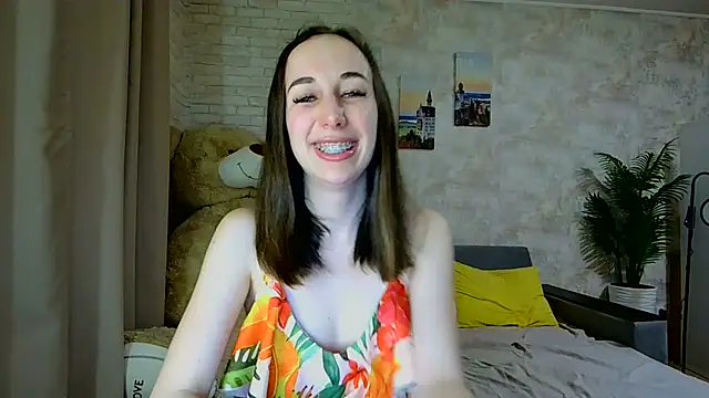 Snapshot of Anika_bloom chatting on 12-17-25, 01:55 Anika bloom online show from 12-17-25, 01:55