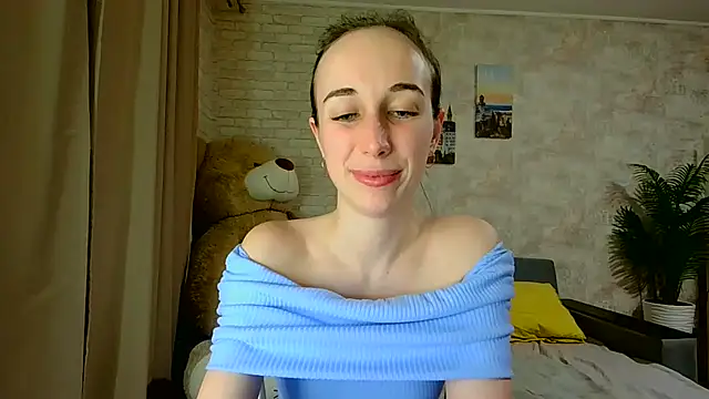 Snapshot of Anika_bloom chatting on 02-16-26, 02:18 Anika bloom online show from 02-16-26, 02:18