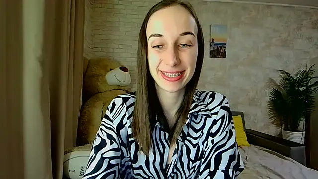 Snapshot of Anika_bloom chatting on 02-16-26, 07:43 Anika bloom online show from 02-16-26, 07:43