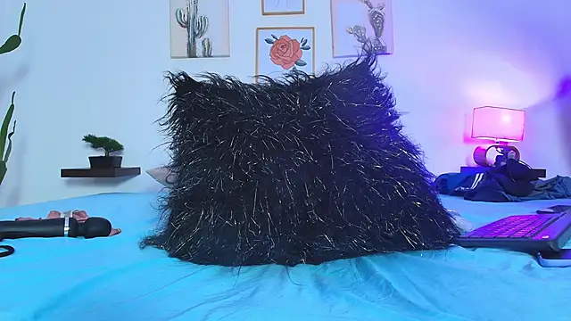 Snapshot of miwa_cute chatting on 12-24-24, 07:44 miwa cute online show from 12-24-24, 07:44