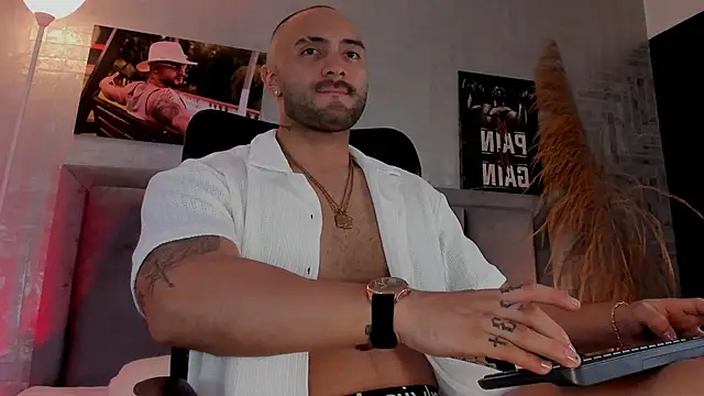 Snapshot of JeanColleman chatting on 09-24-25, 03:43 JeanColleman online show from 09-24-25, 03:43