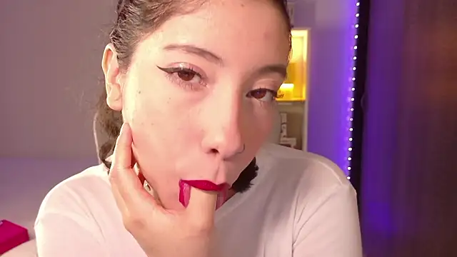 Snapshot of sogoodjenn chatting on 03-11-26, 11:33 sogoodjenn online show from 03-11-26, 11:33