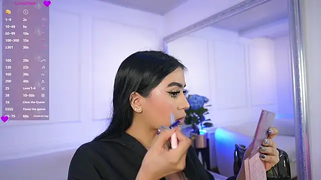 Snapshot of elasummer chatting on 02-14-25, 12:03 elasummer online show from 02-14-25, 12:03