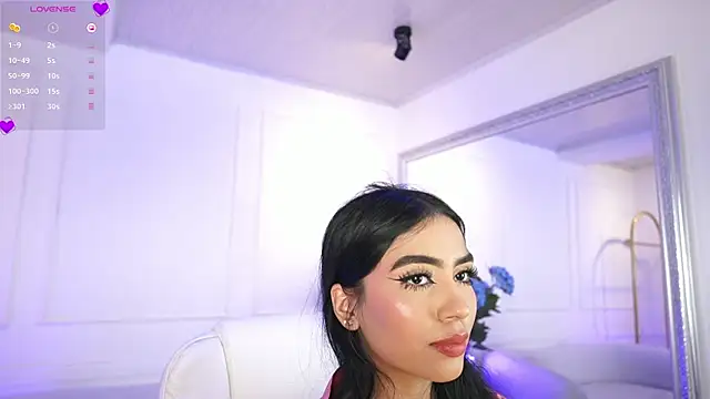 Snapshot of elasummer chatting on 03-21-25, 03:02 elasummer online show from 03-21-25, 03:02