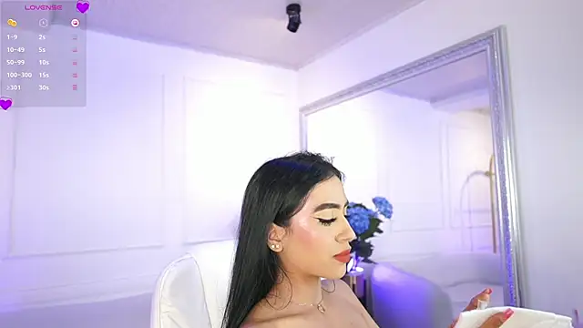 Snapshot of elasummer chatting on 03-22-25, 02:58 elasummer online show from 03-22-25, 02:58