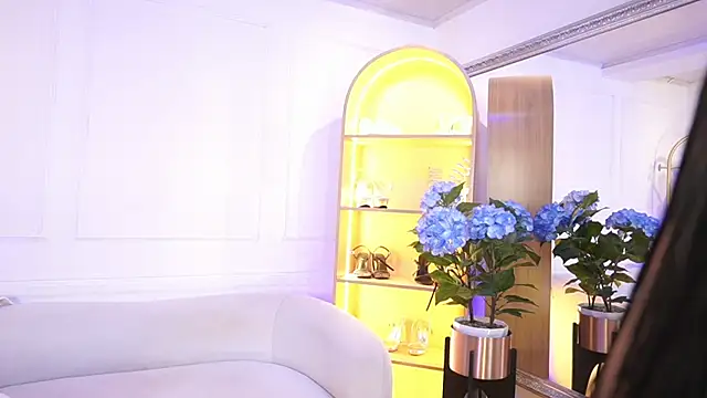 Snapshot of elasummer chatting on 01-14-26, 12:22 elasummer online show from 01-14-26, 12:22