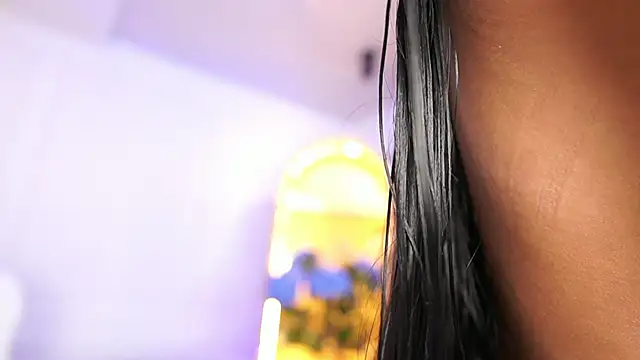 Snapshot of elasummer chatting on 01-17-26, 12:32 elasummer online show from 01-17-26, 12:32