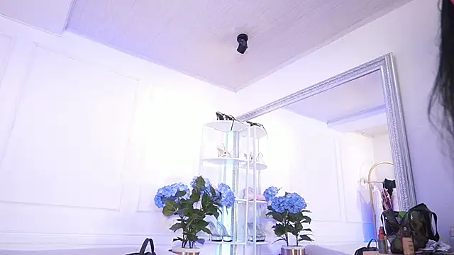 Snapshot of elasummer chatting on 02-07-26, 12:31 elasummer online show from 02-07-26, 12:31