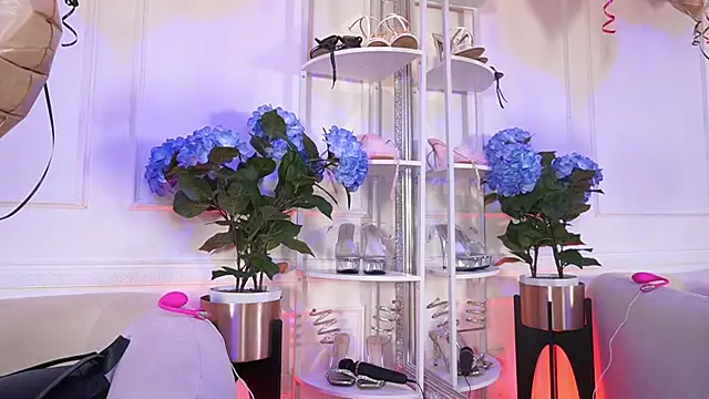 Snapshot of elasummer chatting on 02-24-26, 01:42 elasummer online show from 02-24-26, 01:42