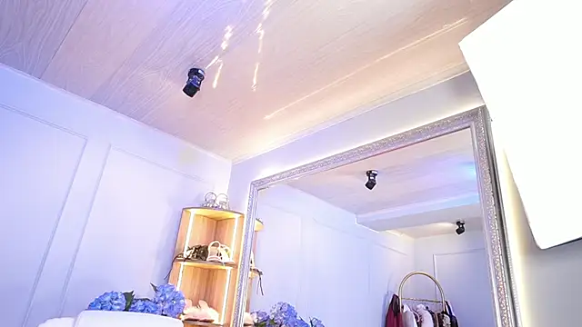 elasummer online show from 04-14-26, 12:33