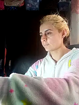Snapshot of samanta_rosas1 chatting on 10-24-25, 02:46 samanta rosas1 online show from 10-24-25, 02:46
