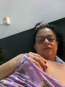 Sharongirl07 online show from 12-17-25, 06:52