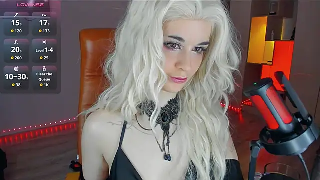 Snapshot of mollyposhh chatting on 11-21-25, 07:56 mollyposhh online show from 11-21-25, 07:56