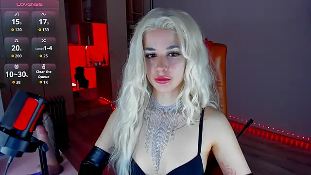 Snapshot of mollyposhh chatting on 12-15-25, 06:34 mollyposhh online show from 12-15-25, 06:34