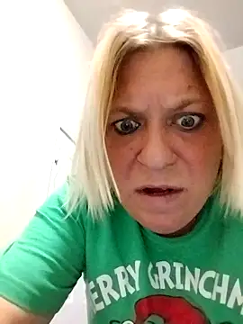 Snapshot of Playmate86 chatting on 12-08-24, 05:07 Playmate86 online show from 12-08-24, 05:07