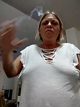 Snapshot of Playmate86 chatting on 12-10-24, 08:40 Playmate86 online show from 12-10-24, 08:40