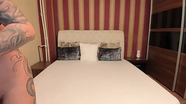 Snapshot of AshPage chatting on 12-20-25, 09:11 AshPage online show from 12-20-25, 09:11