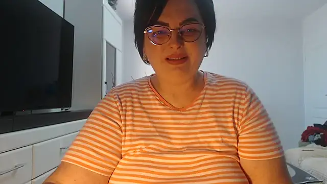 Amandamuller1982 online show from 04-24-26, 07:22