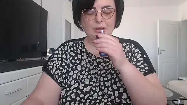 Amandamuller1982 online show from 04-27-26, 12:14