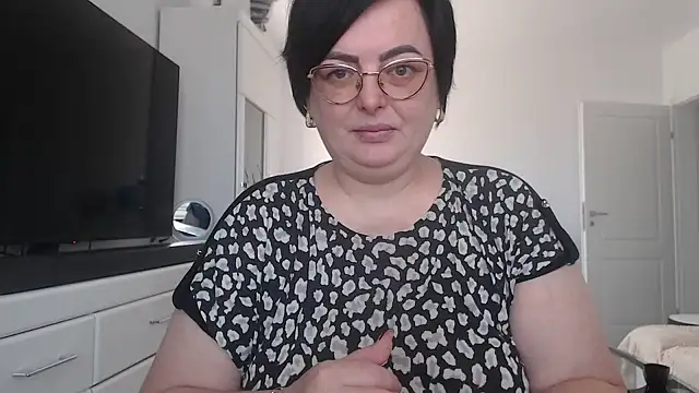 Amandamuller1982 online show from 04-28-26, 07:13