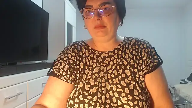 Amandamuller1982 online show from 04-28-26, 07:52