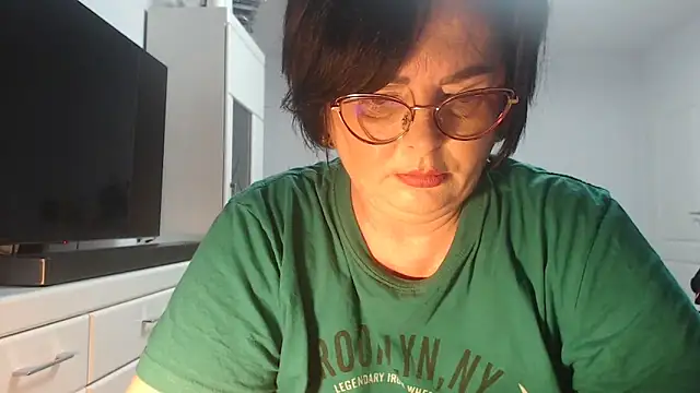 Amandamuller1982 online show from 06-12-26, 07:35