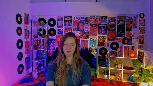 Sharon Evansi online show from 03-22-25, 02:58