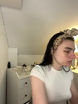 AdelinaAlia online show from 04-28-26, 09:36