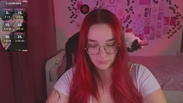 Snapshot of CookyDaisy chatting on 10-24-25, 02:13 CookyDaisy online show from 10-24-25, 02:13