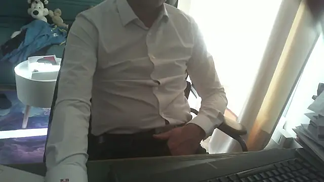 shyfrenchcock1 online show from 11-03-25, 09:32