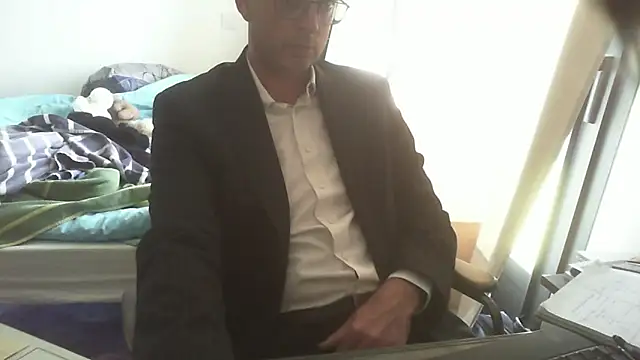 shyfrenchcock1 online show from 05-26-26, 12:23