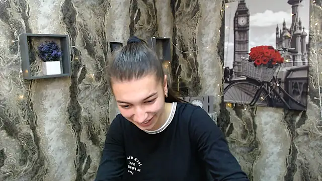 Snapshot of KarolinaRosse_ chatting on 12-30-24, 09:59 KarolinaRosse online show from 12-30-24, 09:59