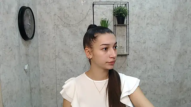 Snapshot of KarolinaRosse_ chatting on 01-03-25, 06:55 KarolinaRosse online show from 01-03-25, 06:55
