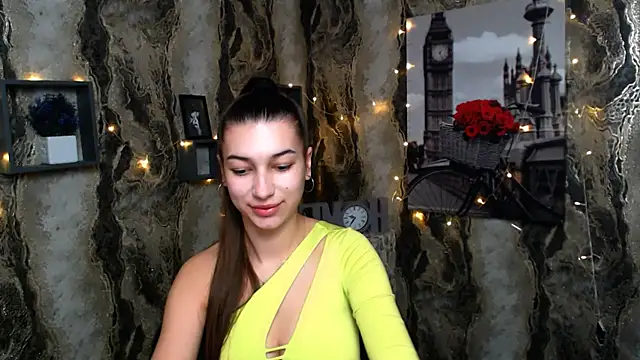 Snapshot of KarolinaRosse_ chatting on 01-04-25, 07:03 KarolinaRosse online show from 01-04-25, 07:03