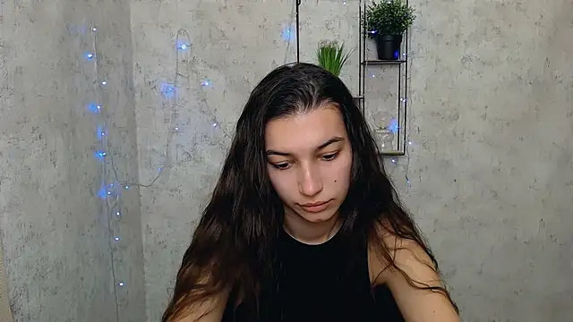 Snapshot of KarolinaRosse_ chatting on 02-26-25, 10:15 KarolinaRosse online show from 02-26-25, 10:15