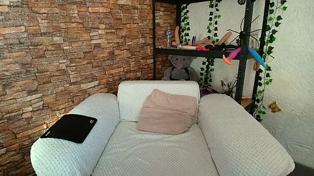 Snapshot of andradahot15 chatting on 11-03-25, 01:34 andradahot15 online show from 11-03-25, 01:34