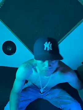 Snapshot of SkinnyHot444 chatting on 02-18-25, 04:16 SkinnyHot444 online show from 02-18-25, 04:16