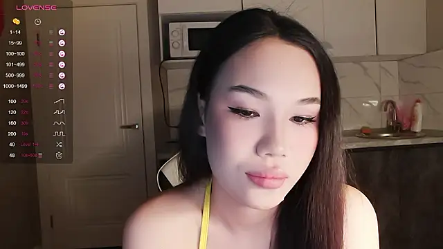 Snapshot of dragon_princesss chatting on 03-11-26, 01:17 dragon princesss online show from 03-11-26, 01:17