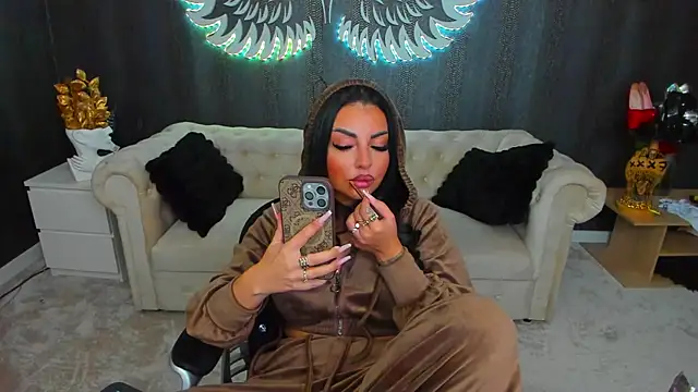 Snapshot of anemarieejolie chatting on 12-16-25, 05:18 anemarieejolie online show from 12-16-25, 05:18