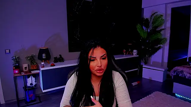 Snapshot of anemarieejolie chatting on 02-28-26, 06:20 anemarieejolie online show from 02-28-26, 06:20