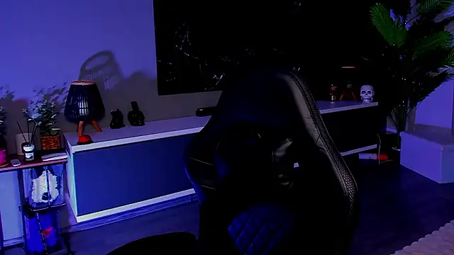 Snapshot of anemarieejolie chatting on 03-05-26, 06:15 anemarieejolie online show from 03-05-26, 06:15