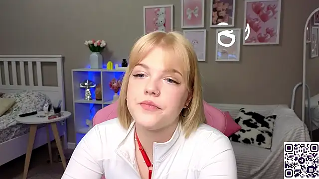 Snapshot of Maya_Rave chatting on 02-12-25, 03:51 Maya Rave online show from 02-12-25, 03:51